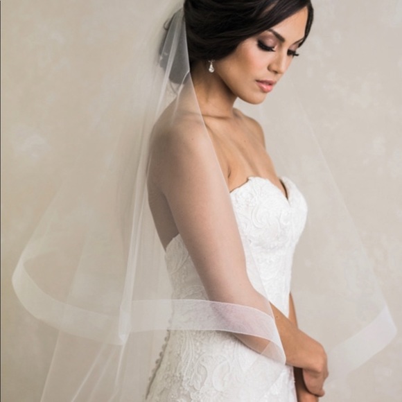 Allure High Low With Pockets And Free Veil. - Picture 3 of 5